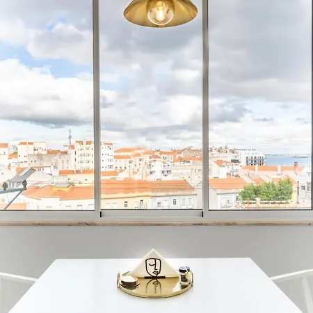 Amazing Lisboa! Views & Style In Historical Graca Apartment