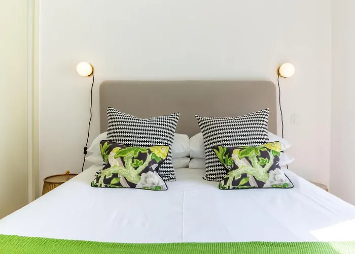 Amazing Lisboa! Views & Style In Historical Graca Lisboa